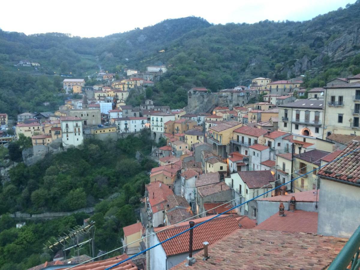 B&B Al Castello Castelmezzano Bagian luar foto