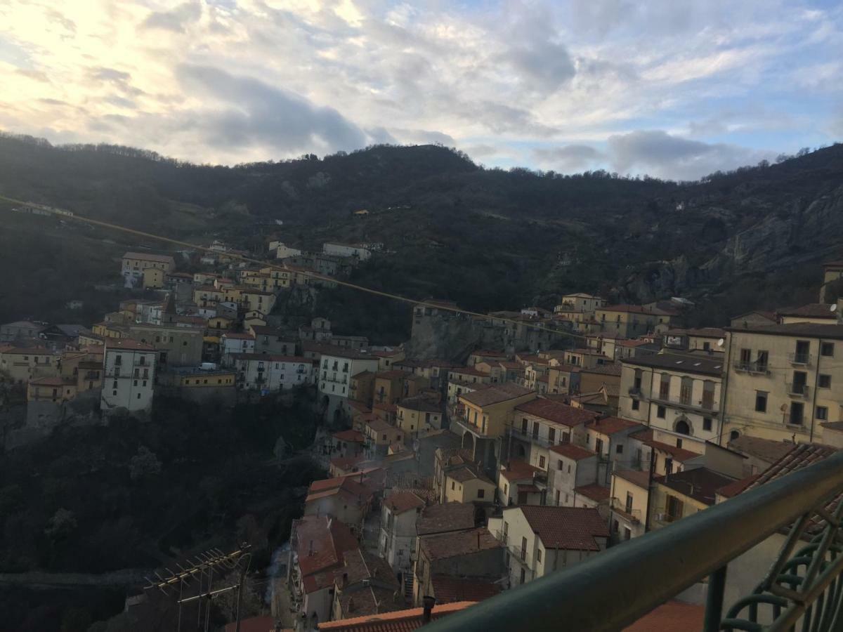 B&B Al Castello Castelmezzano Bagian luar foto