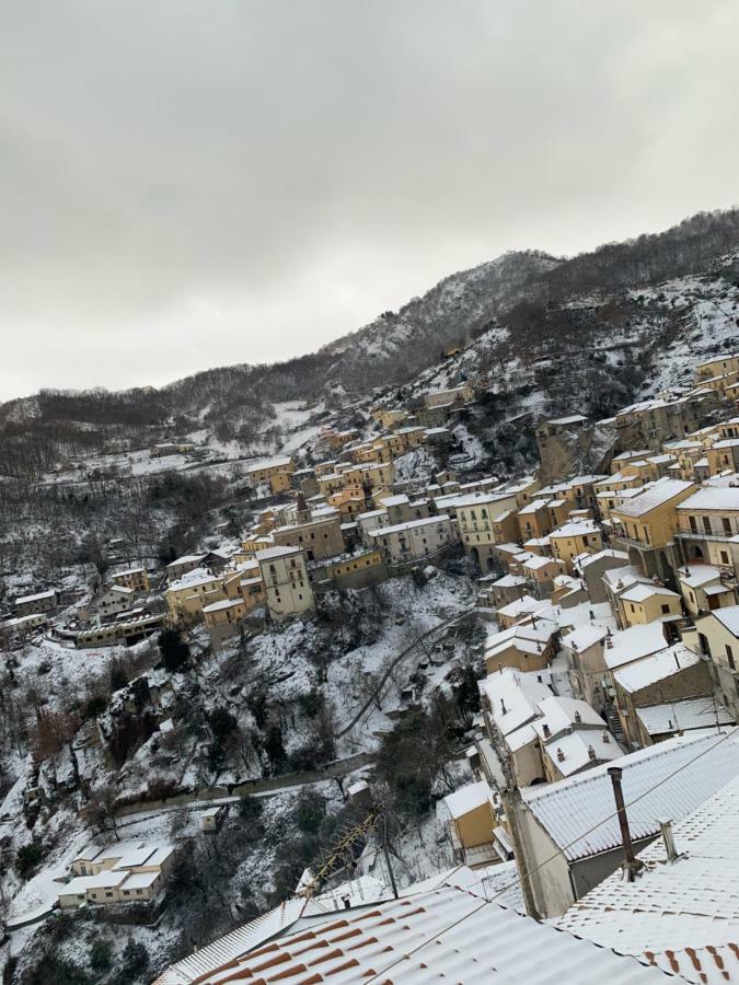 B&B Al Castello Castelmezzano Bagian luar foto